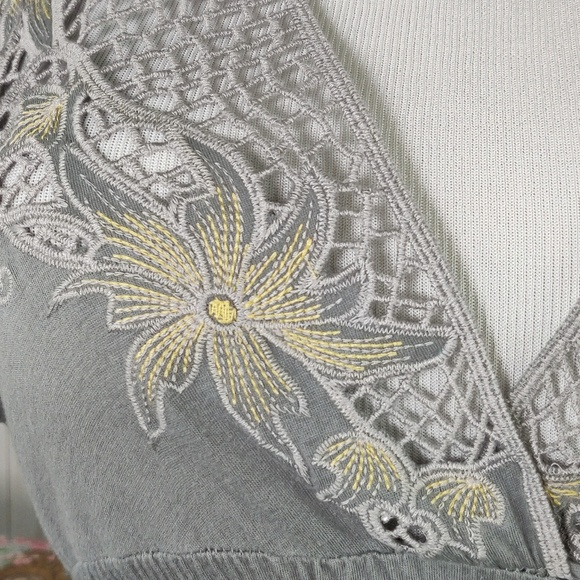 BCBG gray crocheted dolman tunic top - Picture 7 of 8